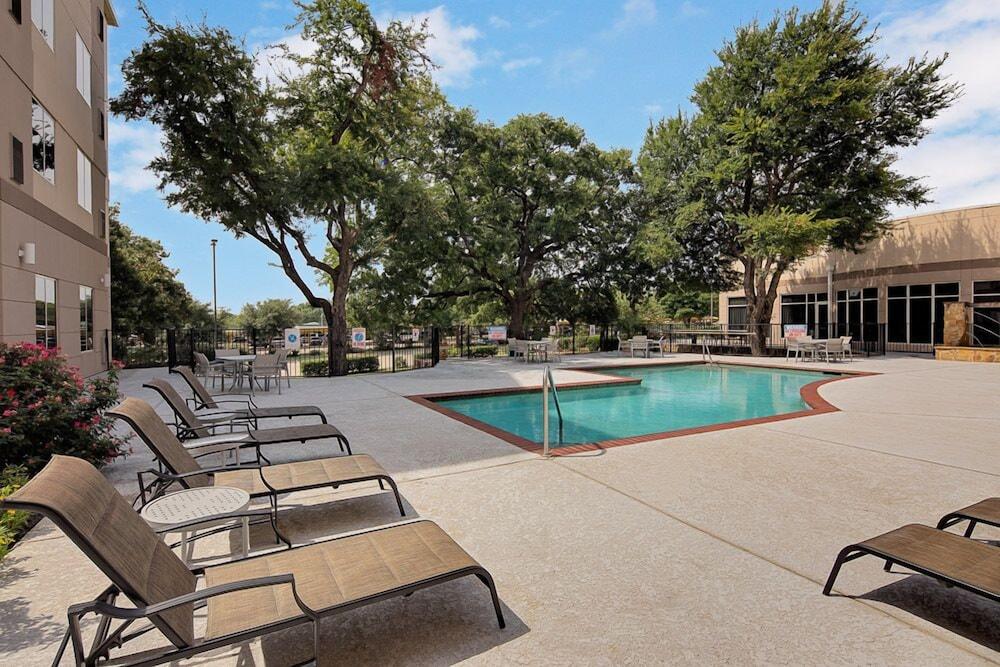 Hilton Garden Inn Dfw Airport South Irving Εξωτερικό φωτογραφία
